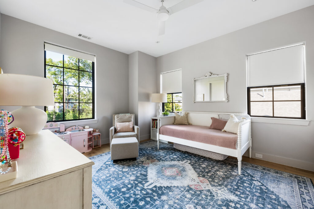 37 print 5411 richmond 37 copy